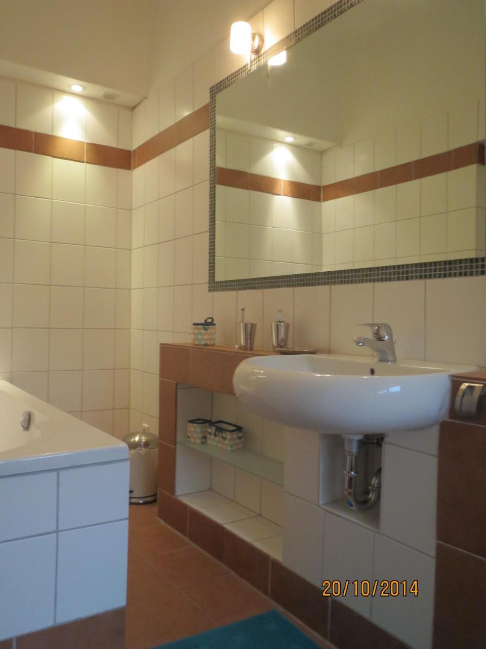 Ferienwohnung Schoenwaelder Mit Kleiner Terrasse Und Wall Box Buxtehude Eksteriør billede